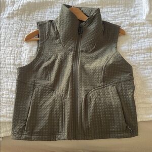 Lululemon Hiking Vest Fleece  size 8